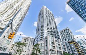 3 odalılar daire Yonge Street'da, Kanada. C$863,000