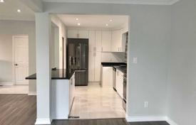 9 odalılar şehir içinde müstakil ev Scarborough'da, Kanada. C$1,293,000