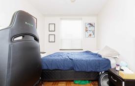 6 odalılar daire North York'da, Kanada. C$745,000
