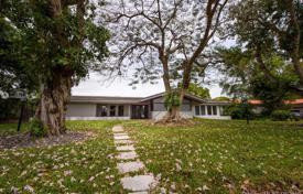 Villa – Coral Gables, Florida, Amerika Birleşik Devletleri. 1,350,000 €