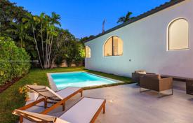 Şehir içinde müstakil ev – Miami sahili, Florida, Amerika Birleşik Devletleri. $3,799,000