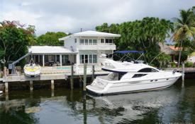 Villa – North Miami, Florida, Amerika Birleşik Devletleri. 1,308,000 €