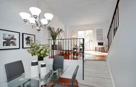 8 odalılar konak Old Toronto'da, Kanada. C$1,342,000