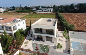 Villa – Chloraka, Baf, Kıbrıs. From 415,000 €