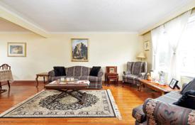 3 odalılar konak York'da, Kanada. C$1,676,000