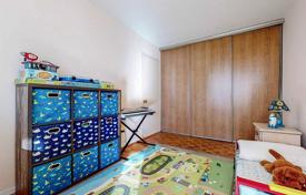 3 odalılar daire North York'da, Kanada. C$780,000