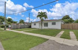 3 odalılar şehir içinde müstakil ev 118 m² North Miami Beach'da, Amerika Birleşik Devletleri. $899,000
