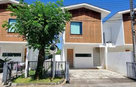3 odalılar şehir içinde müstakil ev 242 m² Ko Kaeo'da, Tayland. $202,000