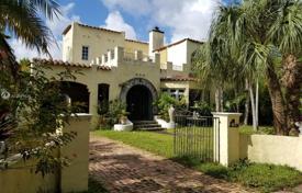 Yazlık ev – Coral Gables, Florida, Amerika Birleşik Devletleri. $1,595,000