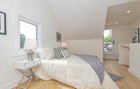 8 odalılar konak Old Toronto'da, Kanada. C$1,968,000
