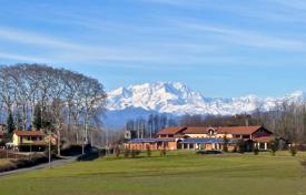 Villa – Novara, Piedmont, İtalya. Price on request