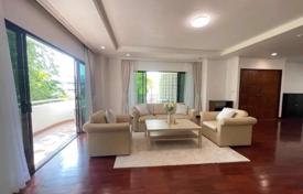 3 odalılar kondominyumda daireler Watthana'da, Tayland. $3,060 haftalık