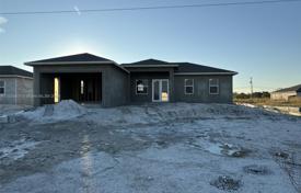 4 odalılar şehir içinde müstakil ev 209 m² Lehigh Acres'da, Amerika Birleşik Devletleri. $435,000