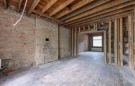 12 odalılar konak Old Toronto'da, Kanada. C$2,417,000