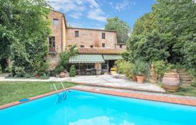 17 odalılar villa 404 m² Castelnuovo Berardenga'da, İtalya. 900,000 €