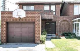 6 odalılar konak North York'da, Kanada. C$1,838,000