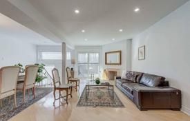 9 odalılar şehir içinde müstakil ev North York'da, Kanada. C$2,284,000