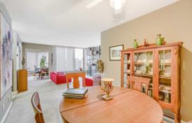 3 odalılar daire Etobicoke'de, Kanada. C$1,111,000