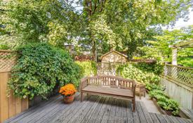 8 odalılar konak Old Toronto'da, Kanada. C$1,611,000