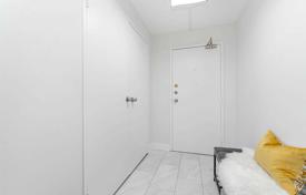 6 odalılar daire Etobicoke'de, Kanada. C$776,000