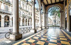 7 odalılar daire Turin'da, İtalya. 880,000 €