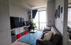 2 odalılar daire Eglinton Avenue East'da, Kanada. C$735,000