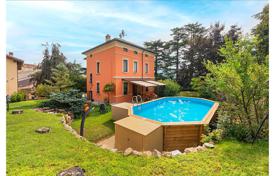 8 odalılar villa 500 m² Caprino Veronese'de, İtalya. 1,500,000 €