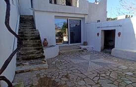 Şehir içinde müstakil ev – Melissourgio, Girit, Yunanistan. 120,000 €