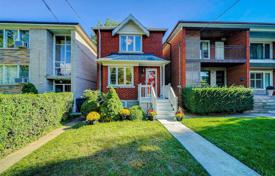 Şehir içinde müstakil ev – Davisville Avenue, Old Toronto, Toronto,  Ontario,   Kanada. C$2,139,000