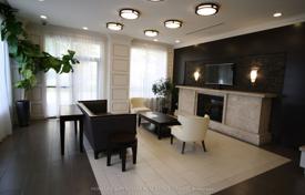 4 odalılar daire North York'da, Kanada. C$742,000