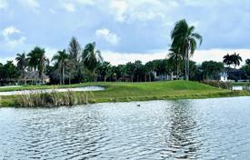 Şehir içinde müstakil ev – Pembroke Pines, Broward, Florida,  Amerika Birleşik Devletleri. $647,000