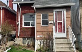 3 odalılar şehir içinde müstakil ev York'da, Kanada. C$1,109,000