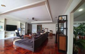 4 odalılar kondominyumda daireler Khlong Toei'de, Tayland. $3,700 haftalık