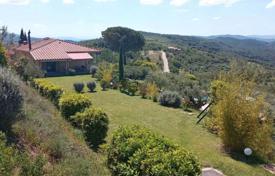 6 odalılar villa 335 m² Passignano Sul Trasimeno'da, İtalya. 1,280,000 €