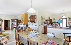 4 odalılar villa 390 m² Campiglia Marittima'da, İtalya. 790,000 €
