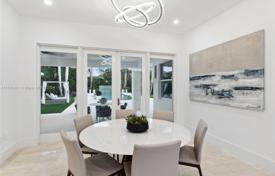 7 odalılar şehir içinde müstakil ev 836 m² Miami'de, Amerika Birleşik Devletleri. $7,750,000