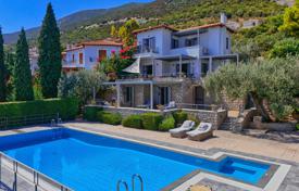 6 odalılar şehir içinde müstakil ev 370 m² Korinthos'ta, Yunanistan. 580,000 €