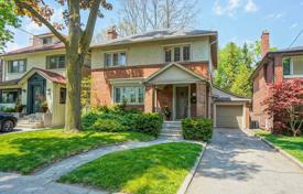 5 odalılar şehir içinde müstakil ev Old Toronto'da, Kanada. C$2,478,000