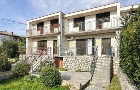 10 odalılar şehir içinde müstakil ev 240 m² Primorje-Gorski Kotar County'da, Hırvatistan. 700,000 €