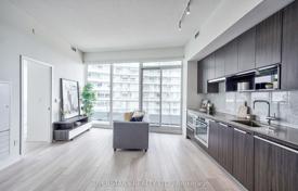 5 odalılar daire North York'da, Kanada. C$827,000