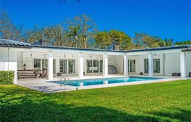 4 odalılar şehir içinde müstakil ev 406 m² Miami'de, Amerika Birleşik Devletleri. $2,875,000