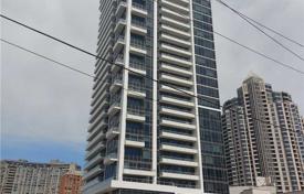 4 odalılar daire North York'da, Kanada. C$893,000