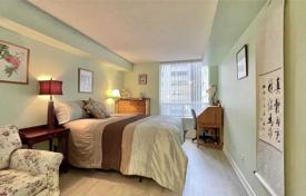 5 odalılar daire North York'da, Kanada. C$906,000