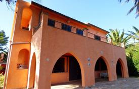 4 odalılar villa Cagliari'de, İtalya. 3,800 € haftalık