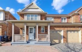 3 odalılar konak Scarborough'da, Kanada. C$1,026,000