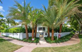 Villa – Pine Tree Drive, Miami sahili, Florida,  Amerika Birleşik Devletleri. $2,450,000