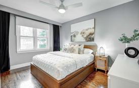 9 odalılar şehir içinde müstakil ev Etobicoke'de, Kanada. C$1,736,000