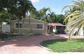 Şehir içinde müstakil ev – Miramar (USA), Florida, Amerika Birleşik Devletleri. $530,000