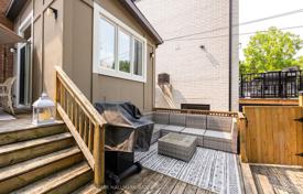 6 odalılar konak Old Toronto'da, Kanada. C$2,400,000