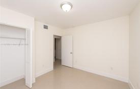6 odalılar şehir içinde müstakil ev 173 m² Miami'de, Amerika Birleşik Devletleri. $699,000